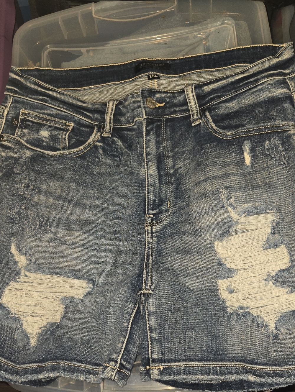 1xl Judy Blue Distressing Blue Denim Shorts Waistband Detail